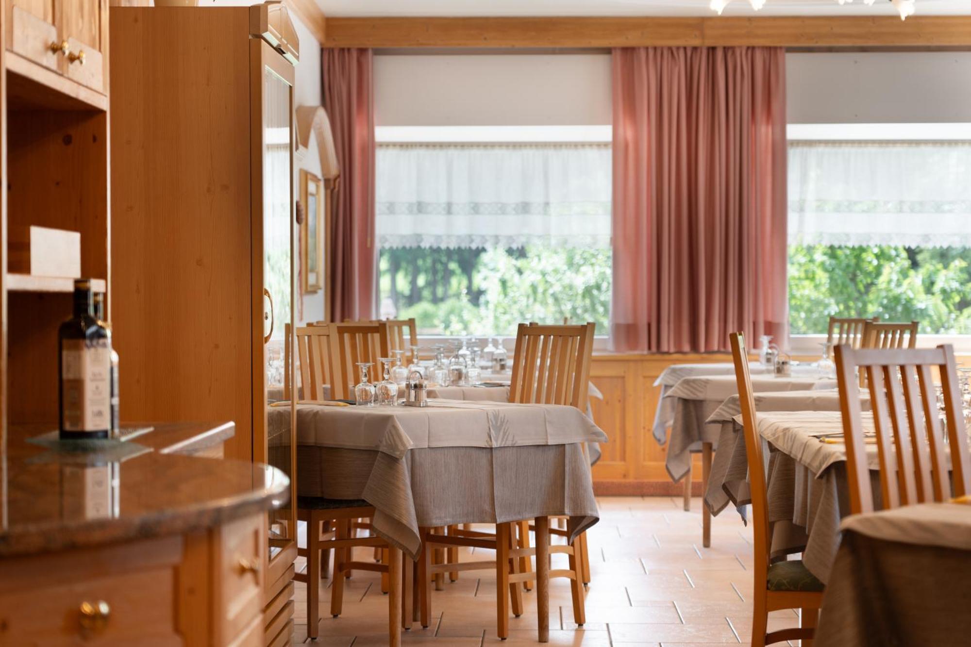 Hotel Mary Pozza di Fassa Exterior foto